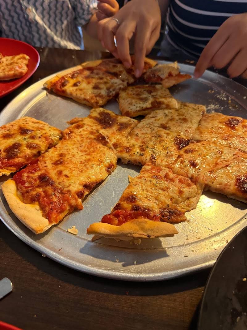 Bertollis River Pizza