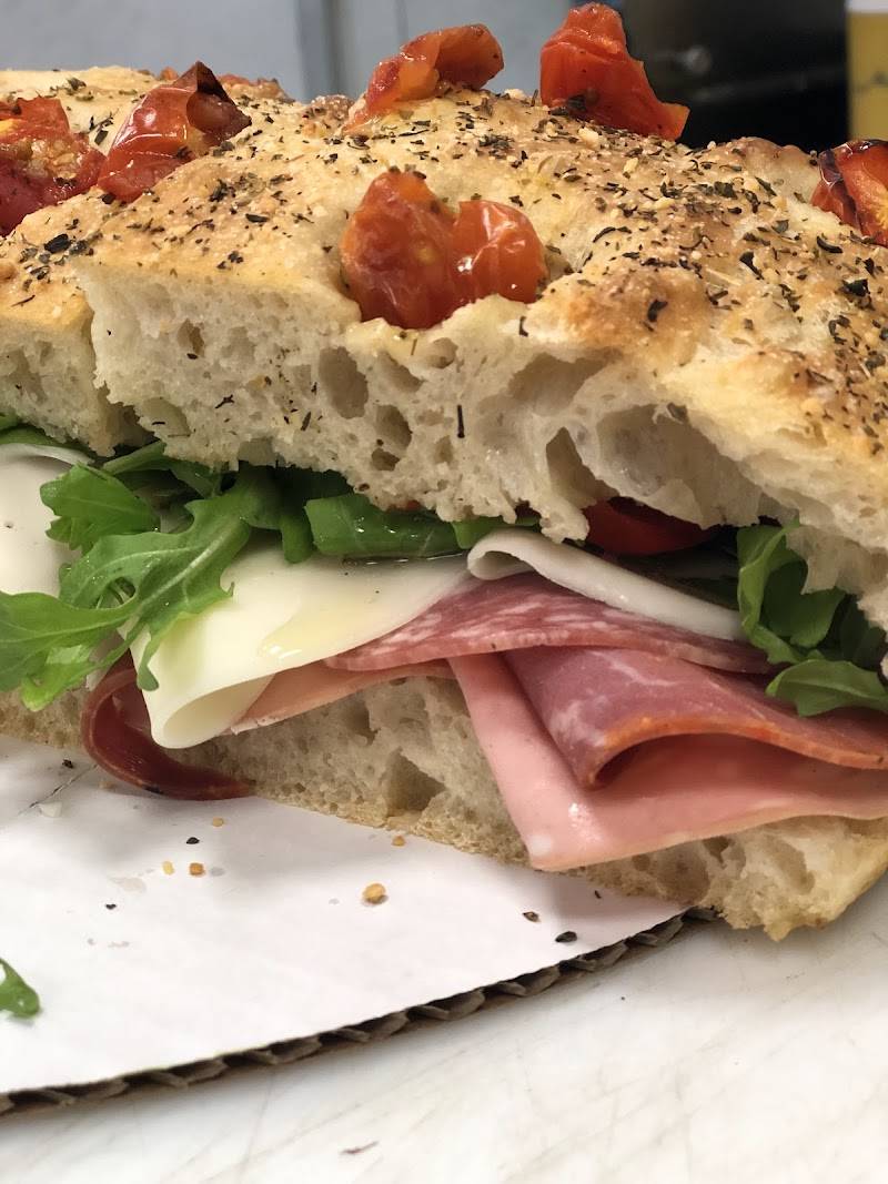 Bertollis River Pizza